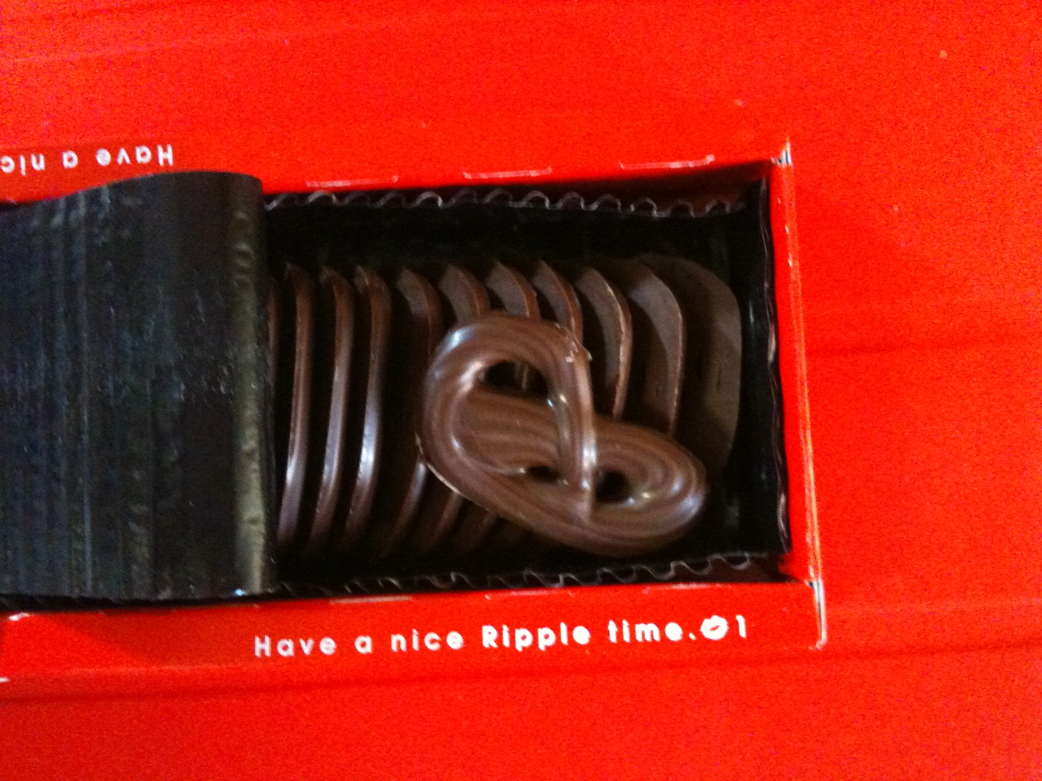 ロッテ ガーナリップル: チョコの楽しさ